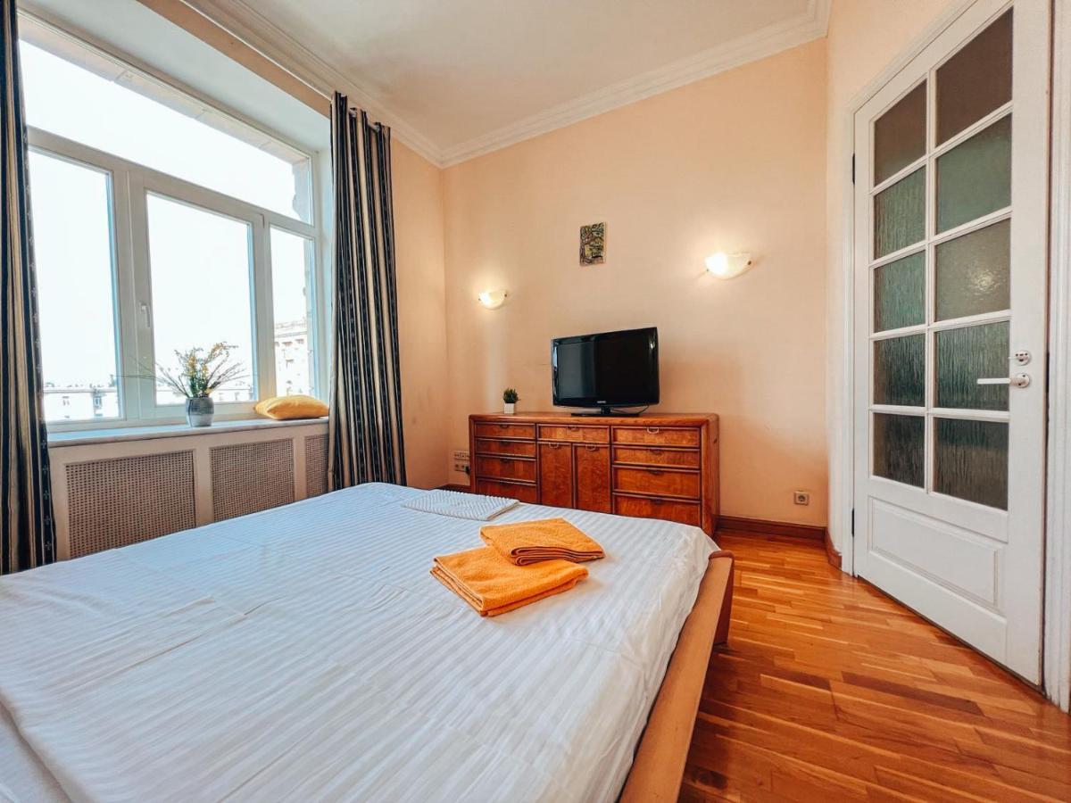 Apartment Ukraine On Kreshchatik