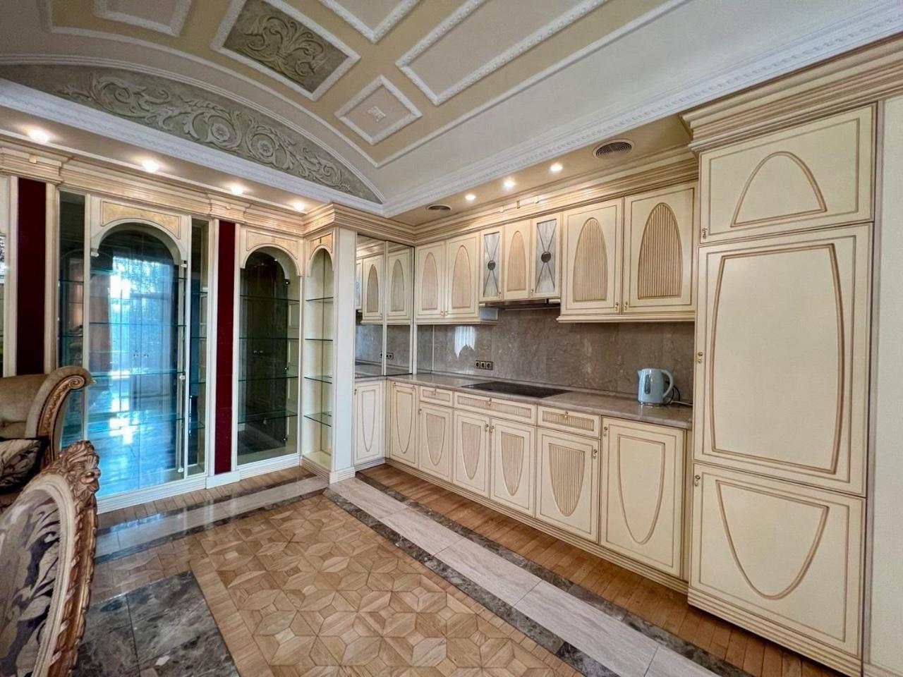 Ukraine On Kreshchatik Apartment Kyiv